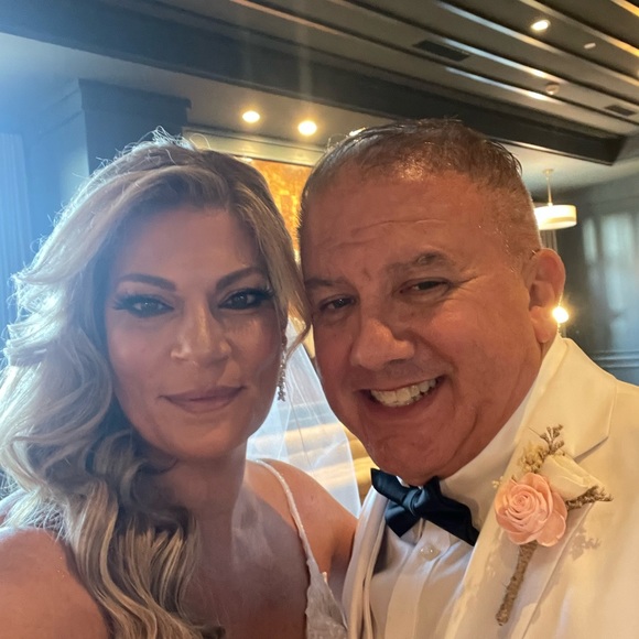 Meet your Posher, Stephanie ๐๐ - Picture 5 of 10